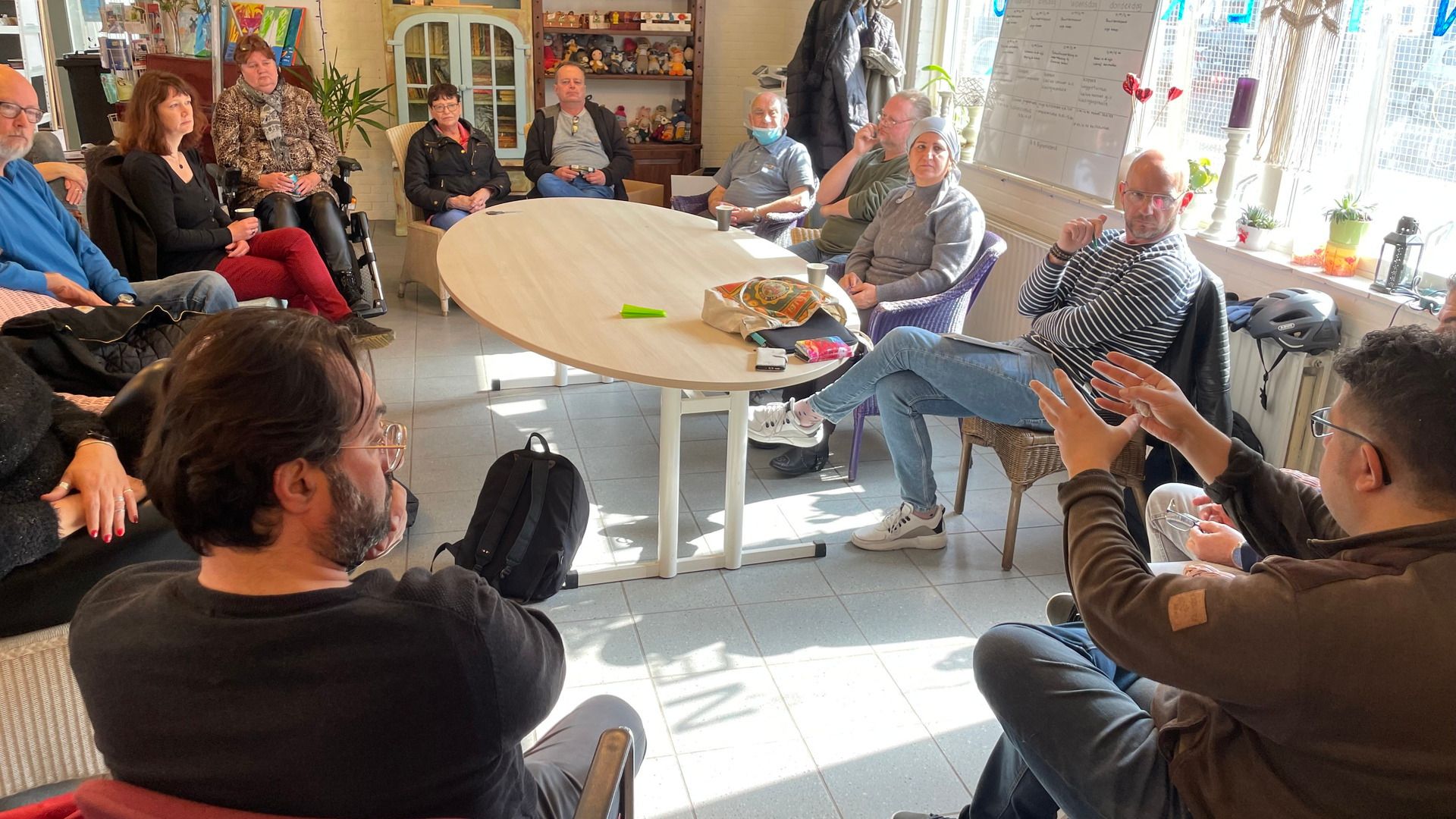 Mensen vertellen over problemen door inflatie