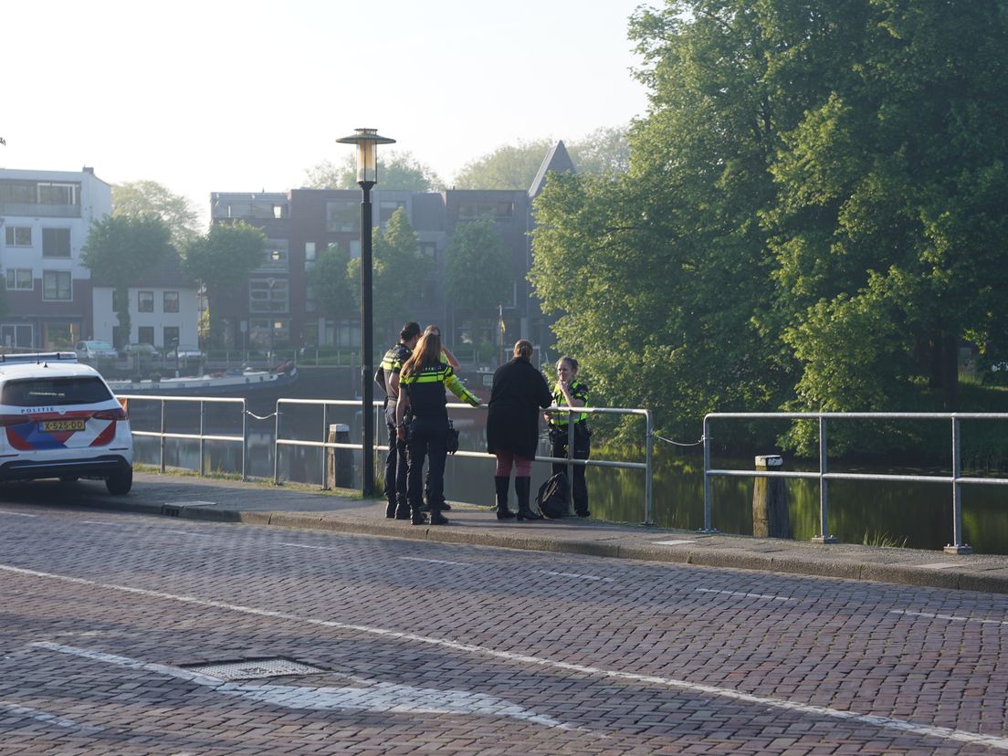 Lichaam gevonden bij Diezerkade in Zwolle, politie doet onderzoek