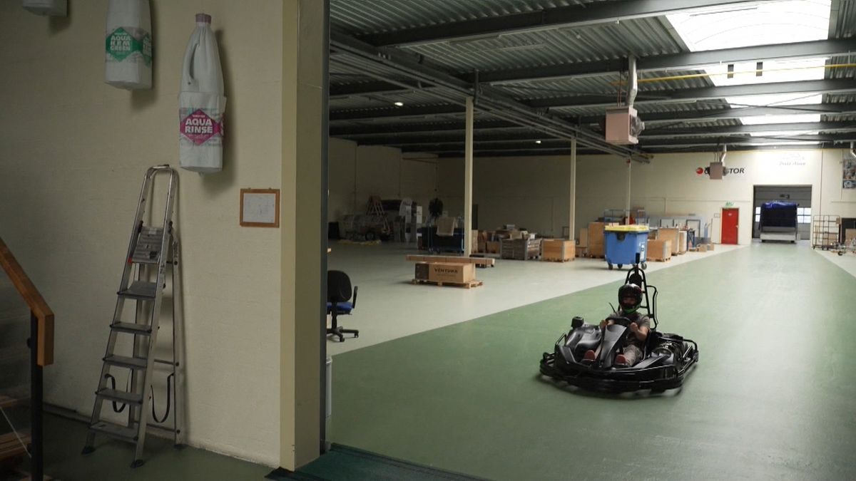 Groningers Stijn (22) en Bert (24) beginnen indoor kartbaan in Assen