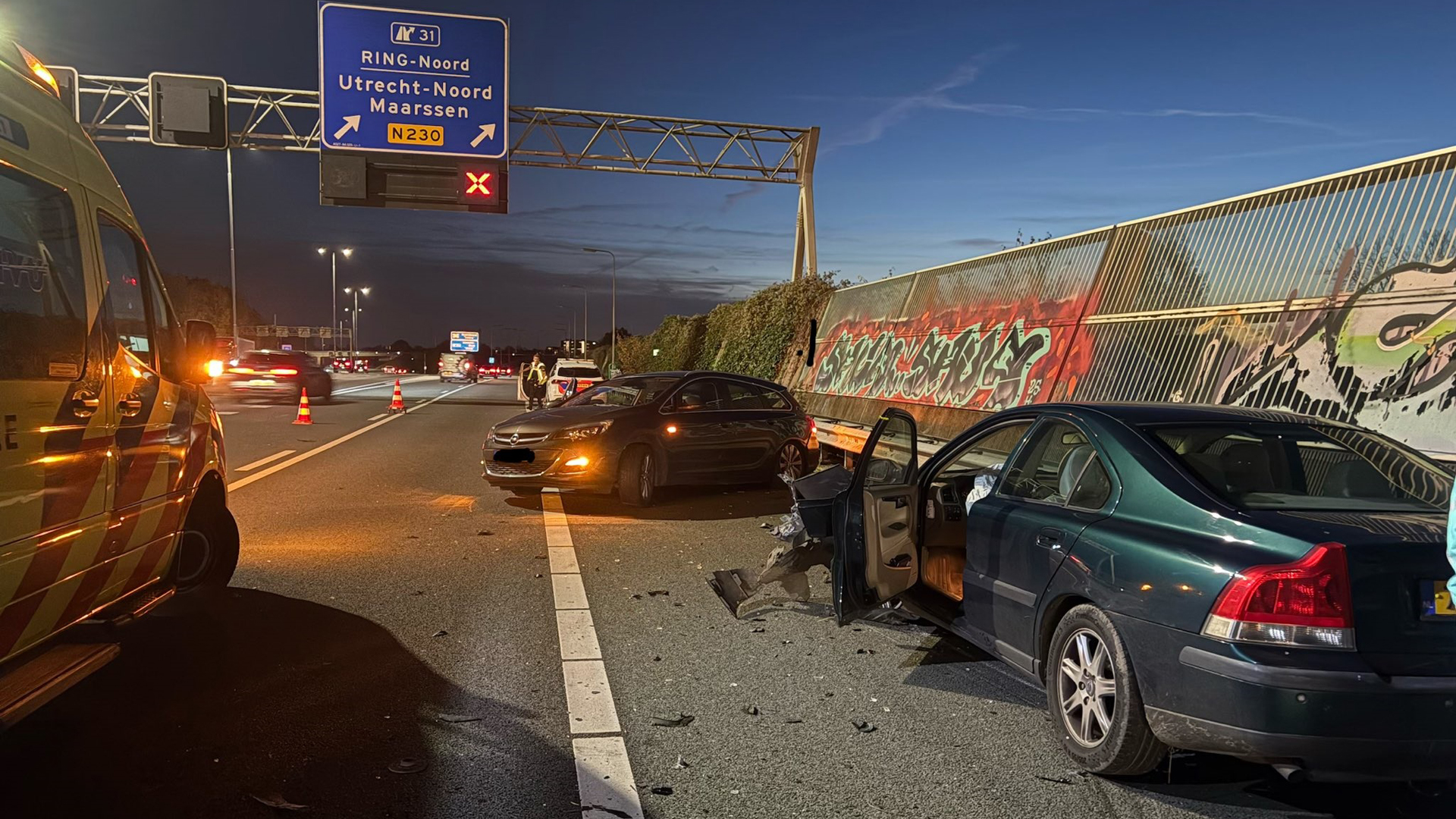 Ongeluk op de A27 richting Utrecht | Vogelgriep bij wilde vogels in De Ronde Venen.