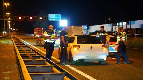 Vrouw gewond na aanrijding • achtervolging op snelweg. Vrouw gewond na aanrijding • achtervolging op snelweg.