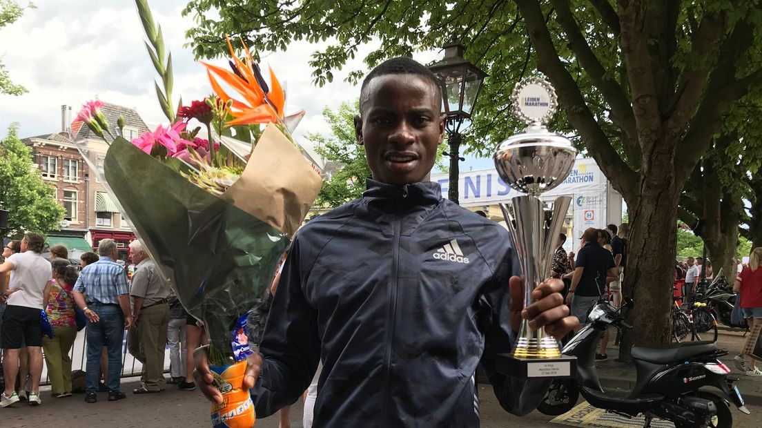 De Keniaan Eluid Weru was de snelste bij de mannen tijdens de Leiden Marathon