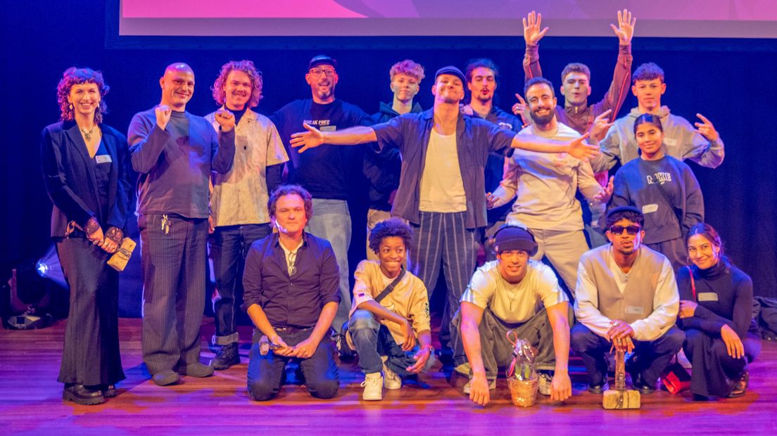 Alle winnaars op een rij: Katarina Head, Finn Borath en Boris de Klerk, Heavy Hitters en linksvoor Marcel Roijaards