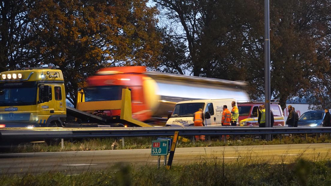 Vertraging A1 tussen Apeldoorn en Amersfoort is langzaam opgelost. Door een ongeluk bij Barneveld op de A1 stond er woensdagochtend een file van ruim 10 km.