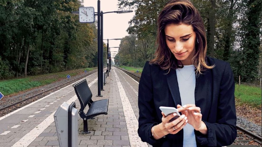 Even lezen tijdens het wachten op de trein