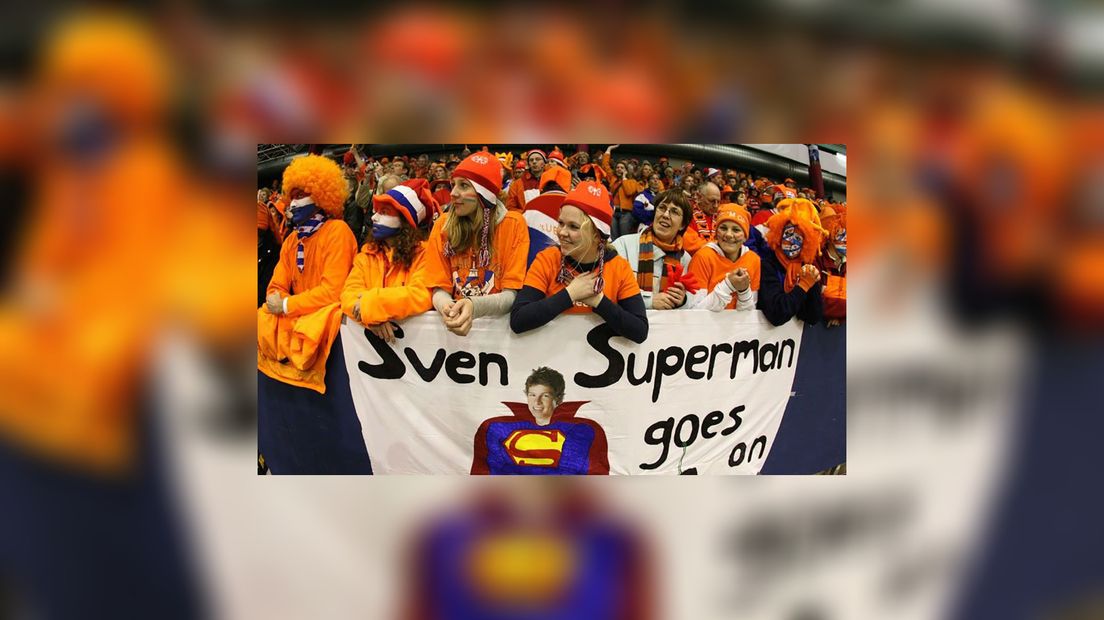 Fans fan Sven Superman (foto Martin de Jong)