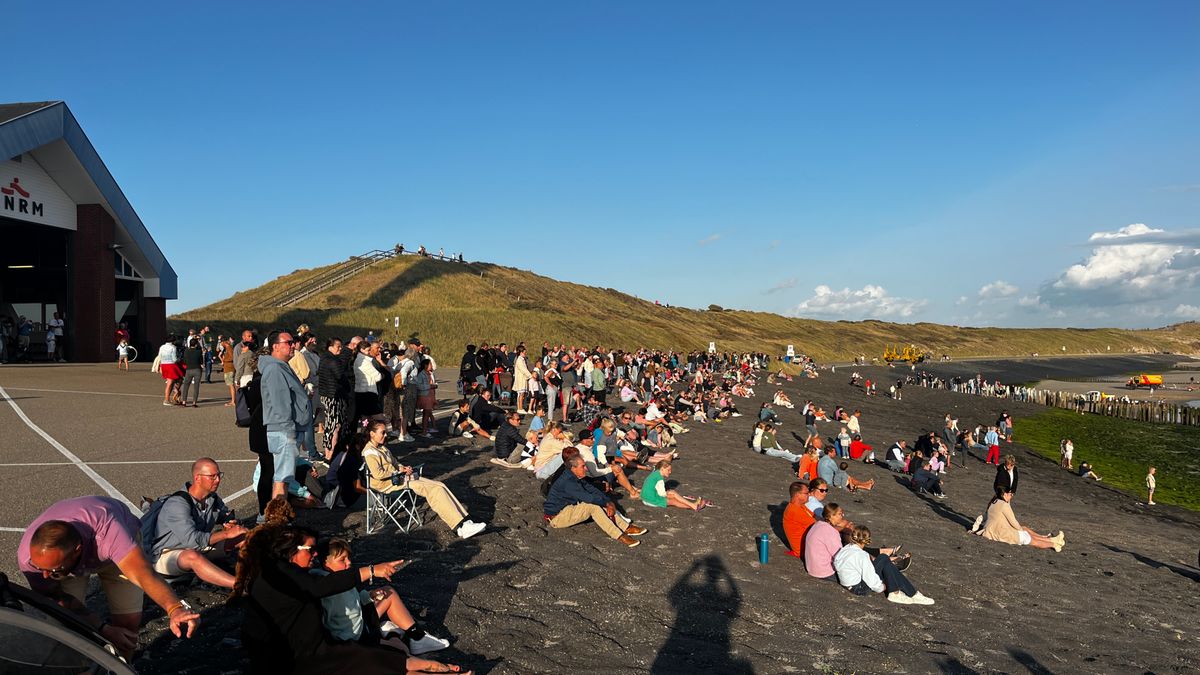 Open avond KNRM trekt honderden kijkers naar Westkapelle