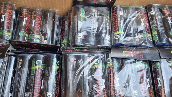 Ruim 150 kilo verboden vuurwerk aangetroffen in woonwijk