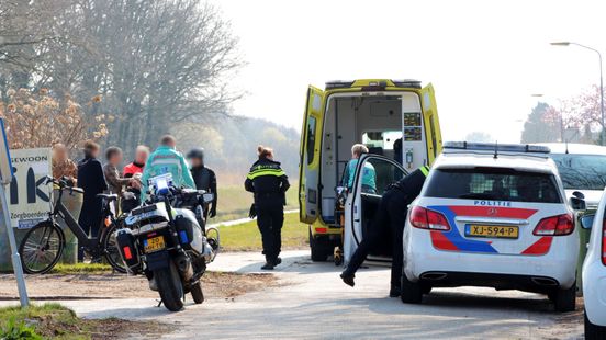 Voetganger gewond bij ongeluk in Nieuw-Dordrecht. Voetganger gewond bij ongeluk in Nieuw-Dordrecht.