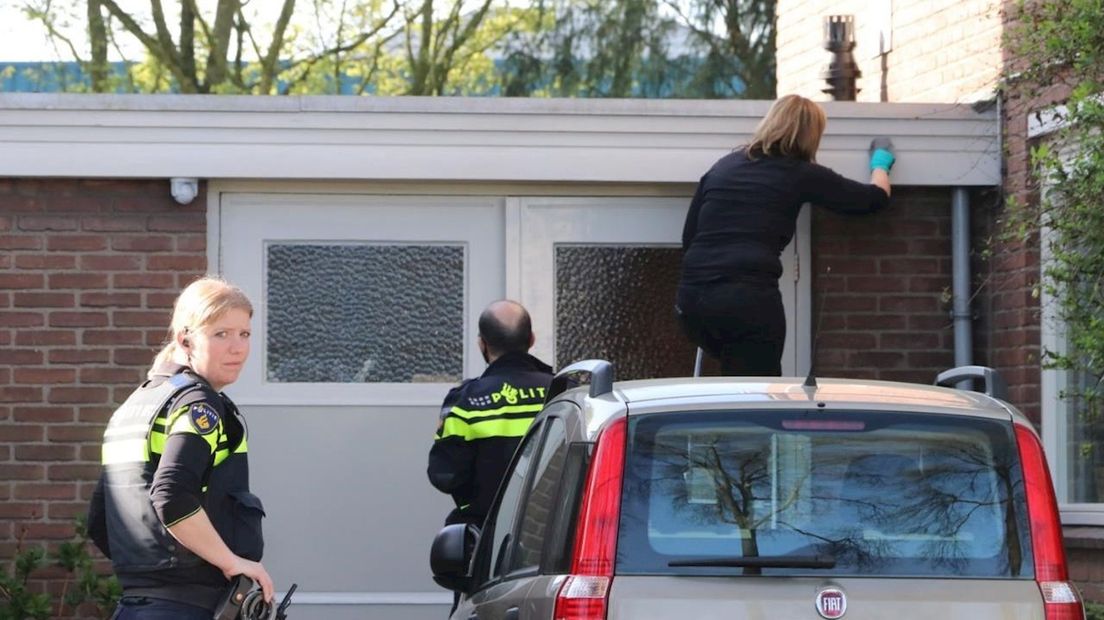 Bejaarde vrouw gewond bij incident in woning Enschede, politie gaat uit van overval