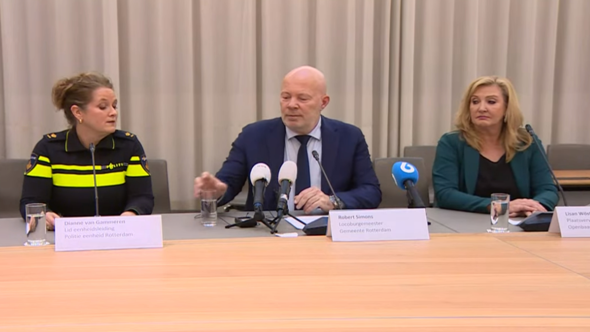 Kijk Terug: Persconferentie Over Explosie Schammenkamp In Rotterdam ...