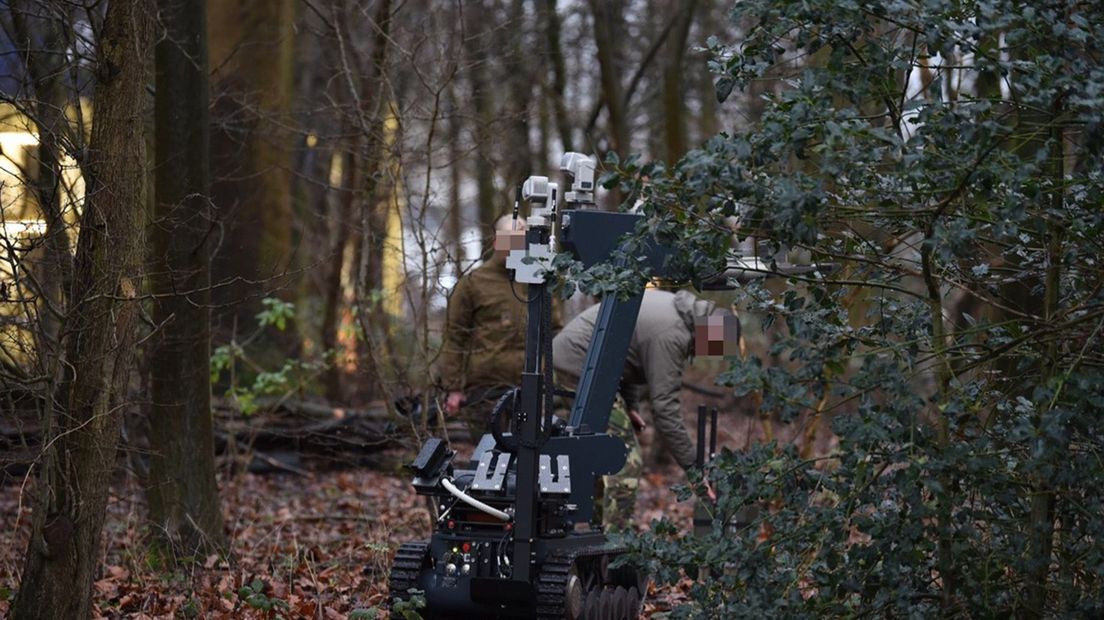 De EOD doet onderzoek met een robot