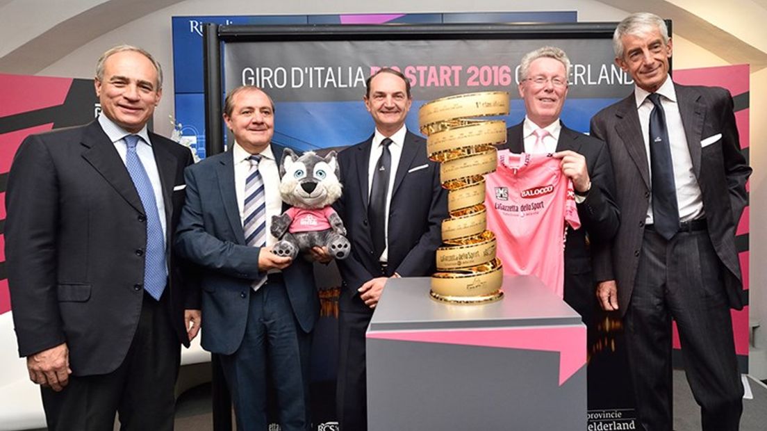 Het parcours van de Giro d'Italia van volgend jaar is maandag bekend geworden. De Ronde van Italië start op 6 mei in Omnisport in Apeldoorn en blijft twee dagen in Gelderland. Etappe drie eindigt in het centrum van Arnhem.