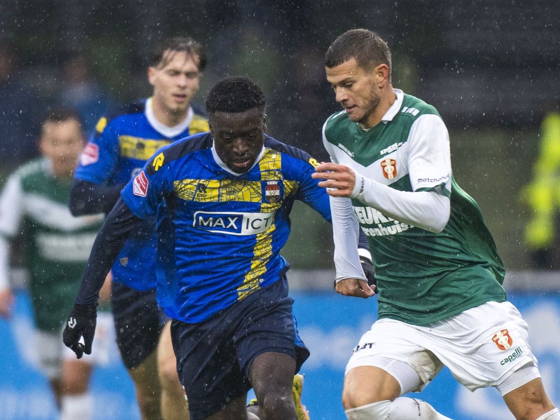 Samuele Longo was één van de doelpuntenmakers van FC Dordrecht tegen Willem II