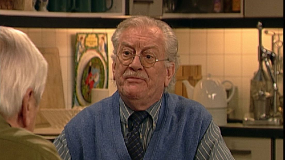 De Arnhemse acteur Edmond Classen is maandag onverwacht op 75-jarige leeftijd overleden.