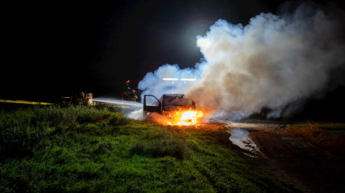 Bestelbus uitgebrand in Herxen