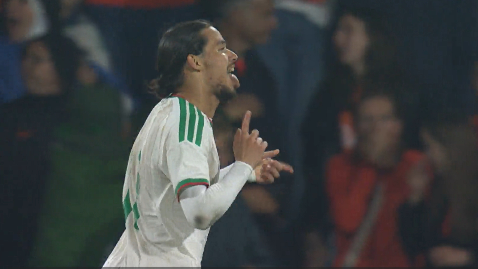 Anis Hadj Moussa viert zijn goal tegen Nederland