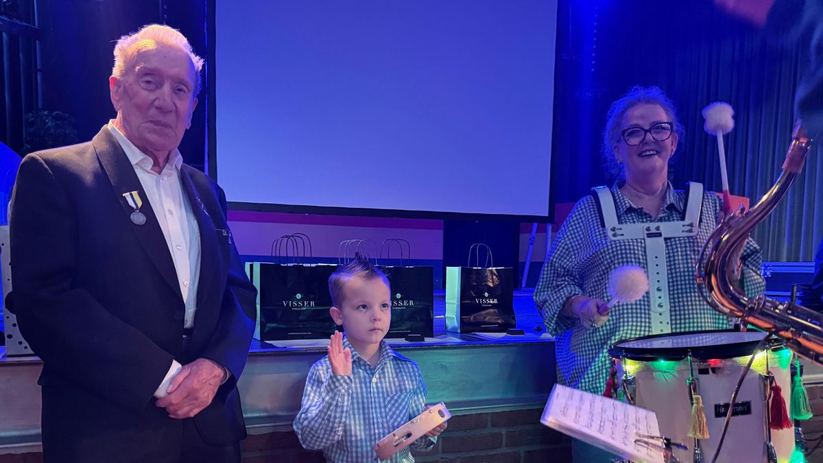 Serenade voor Harrie na tachtig jaar Harmonie Sint Gerlachus