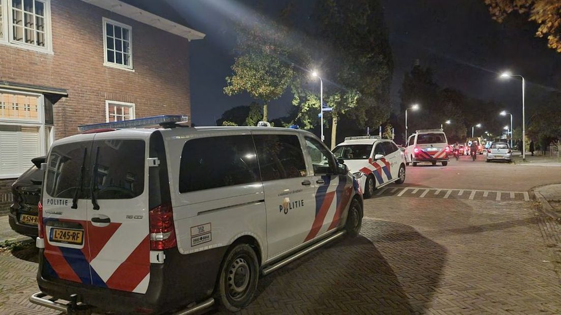 De politie ging met meerdere eenheden naar de Van Beethovenstraat.