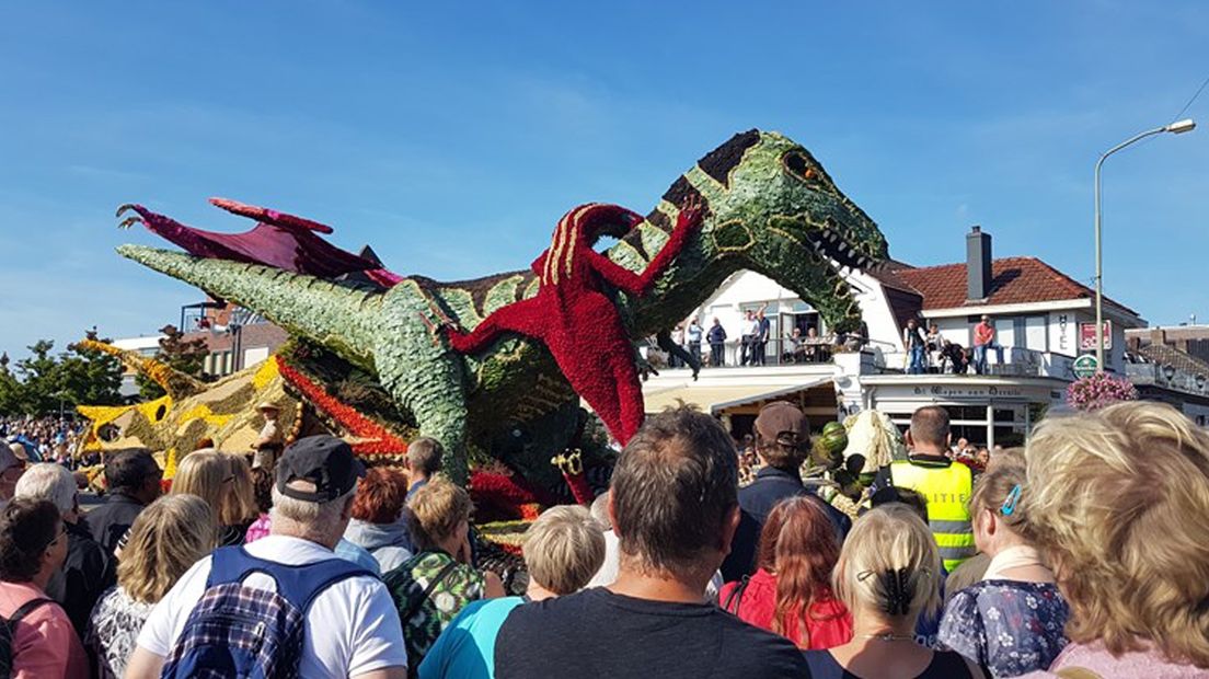 Eén van de wagens tijdens een eerdere editie van de Rodermarktparade.