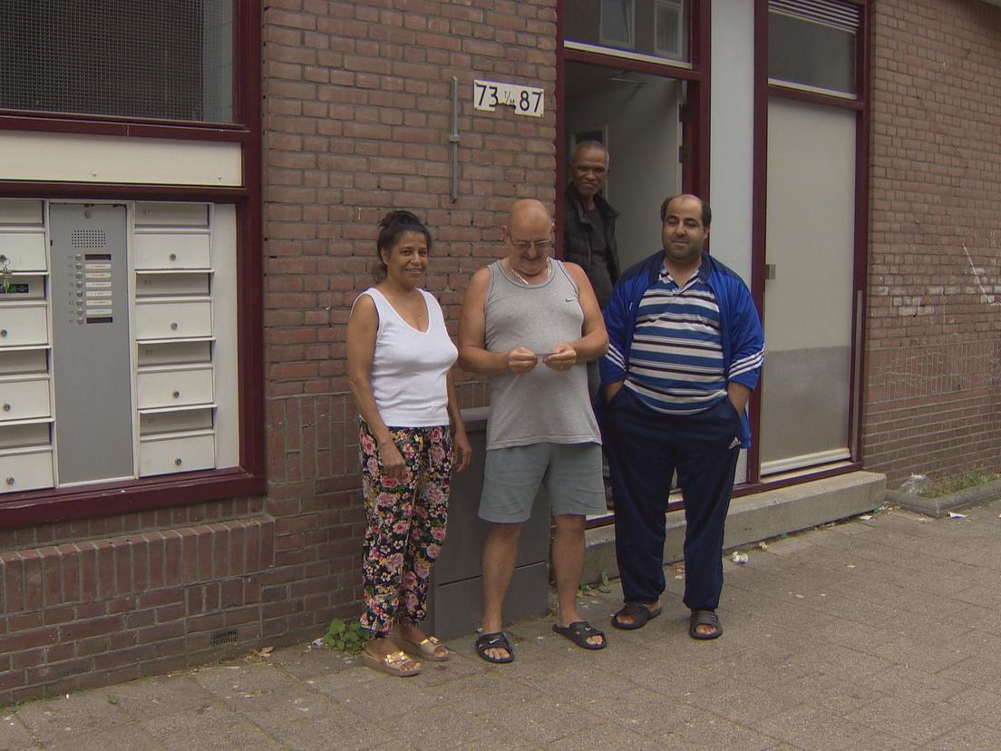 Bezorgde bewoners Rotterdamse Afrikaanderwijk