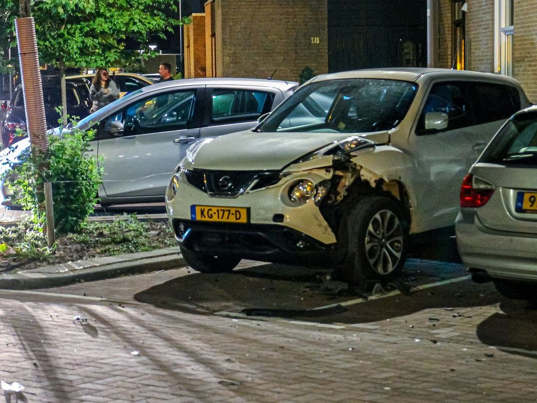 Kleine explosie aan de Gein in Rotterdam