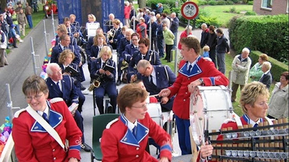 Archieffoto van muzikanten tijdens een eerdere Middenveldtentoonstelling (Rechten: RTV Drenthe)