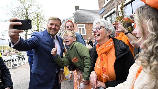 Koning heeft zijn verjaardag nog nooit in Twente gevierd; Enschede deed wel poging Home