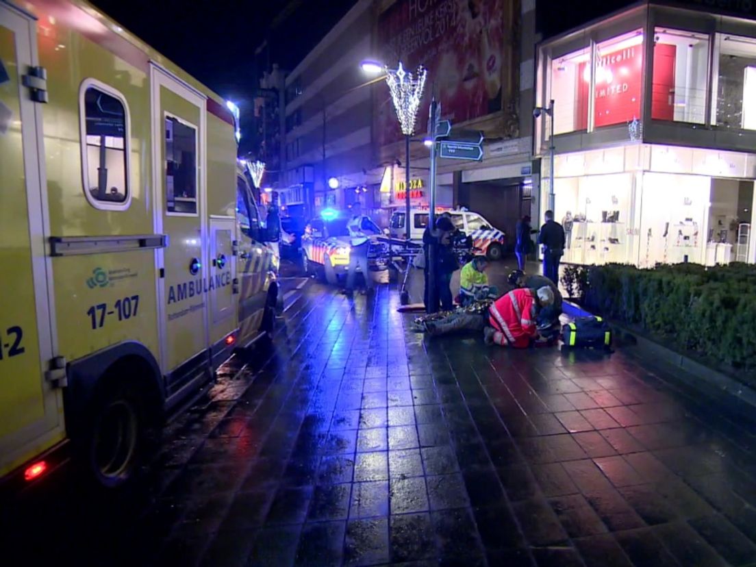 Ambulance_en_voetganger