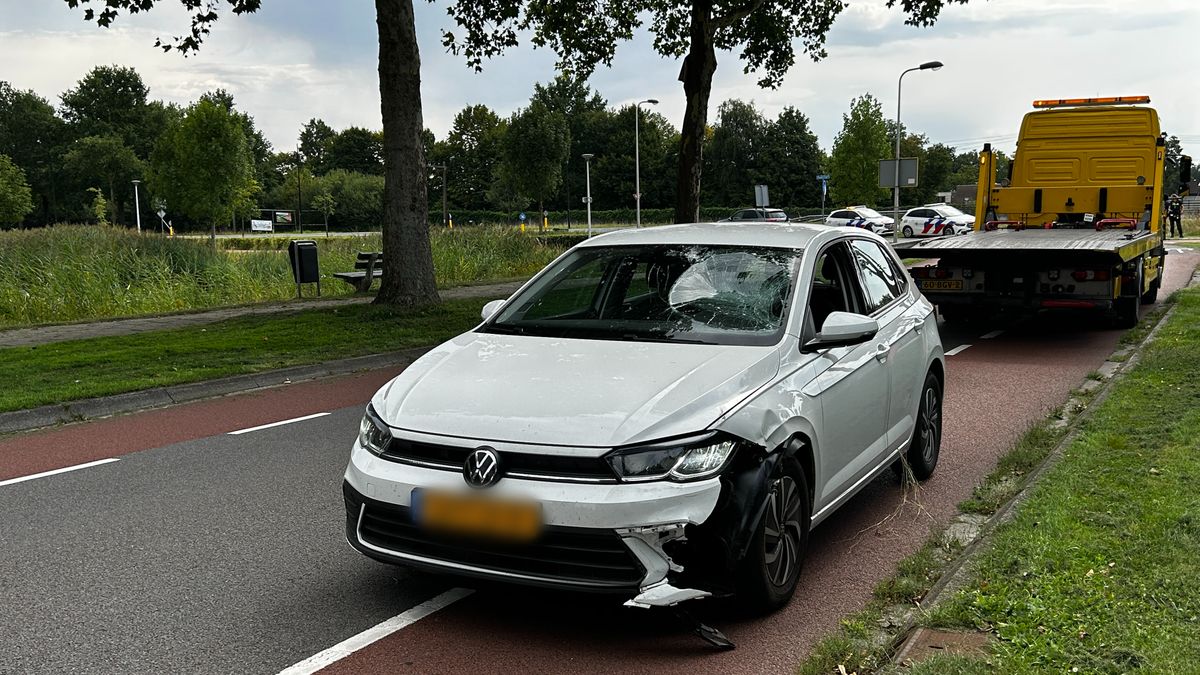 112 Nieuws: Automobilist gewond na ongeval met bus | Rijstroken A1 weer open na ernstig ongeluk
