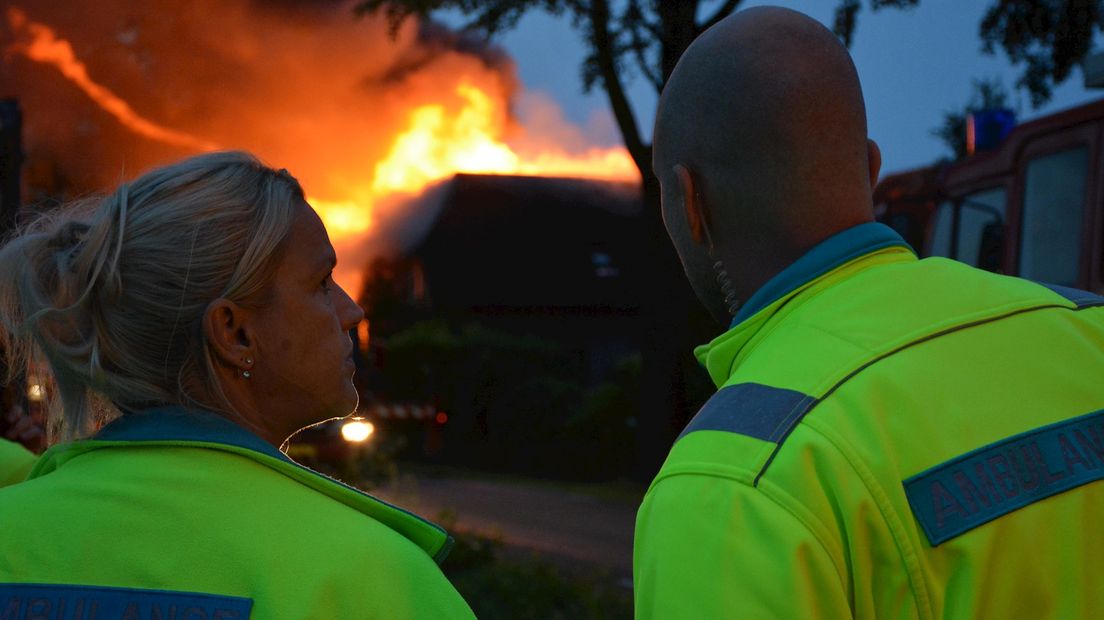 Woonboerderij brandt uit in Lettele