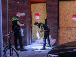 En weer is het raak: derde ontploffing bij moeder van veroordeelde drugscrimineel in Schiedam, buurt is woest