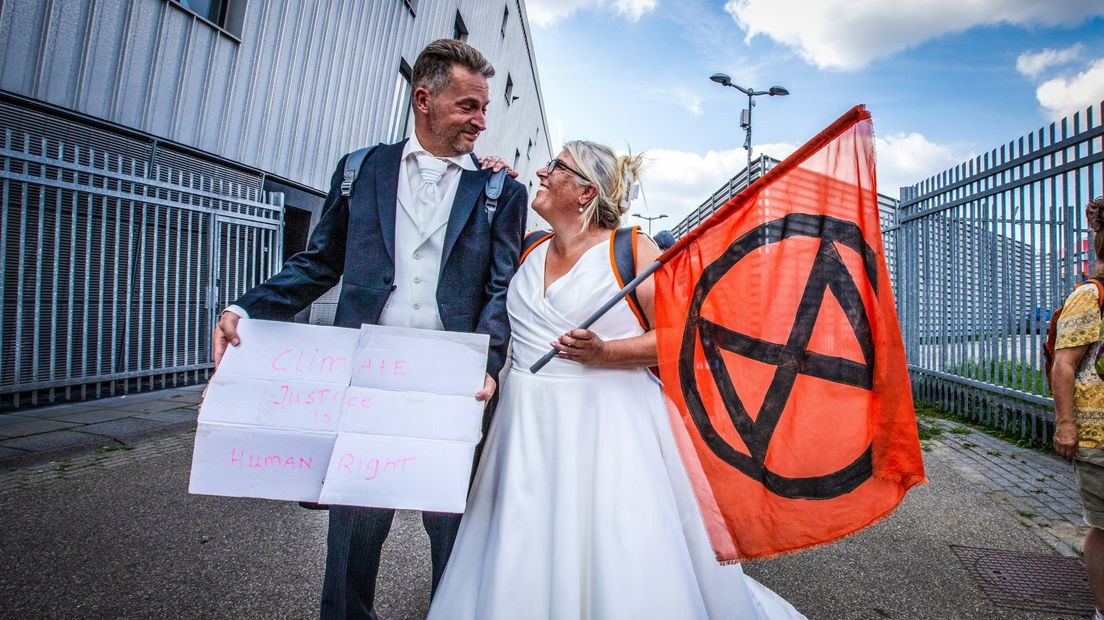 Bruidspaar bij ADO vrijgelaten