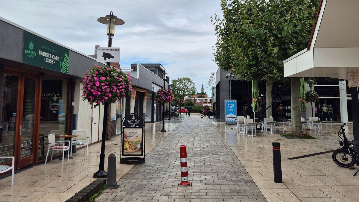 Angst om overlastgevende jongeren in winkelcentrum, gemeente plaatst camera's