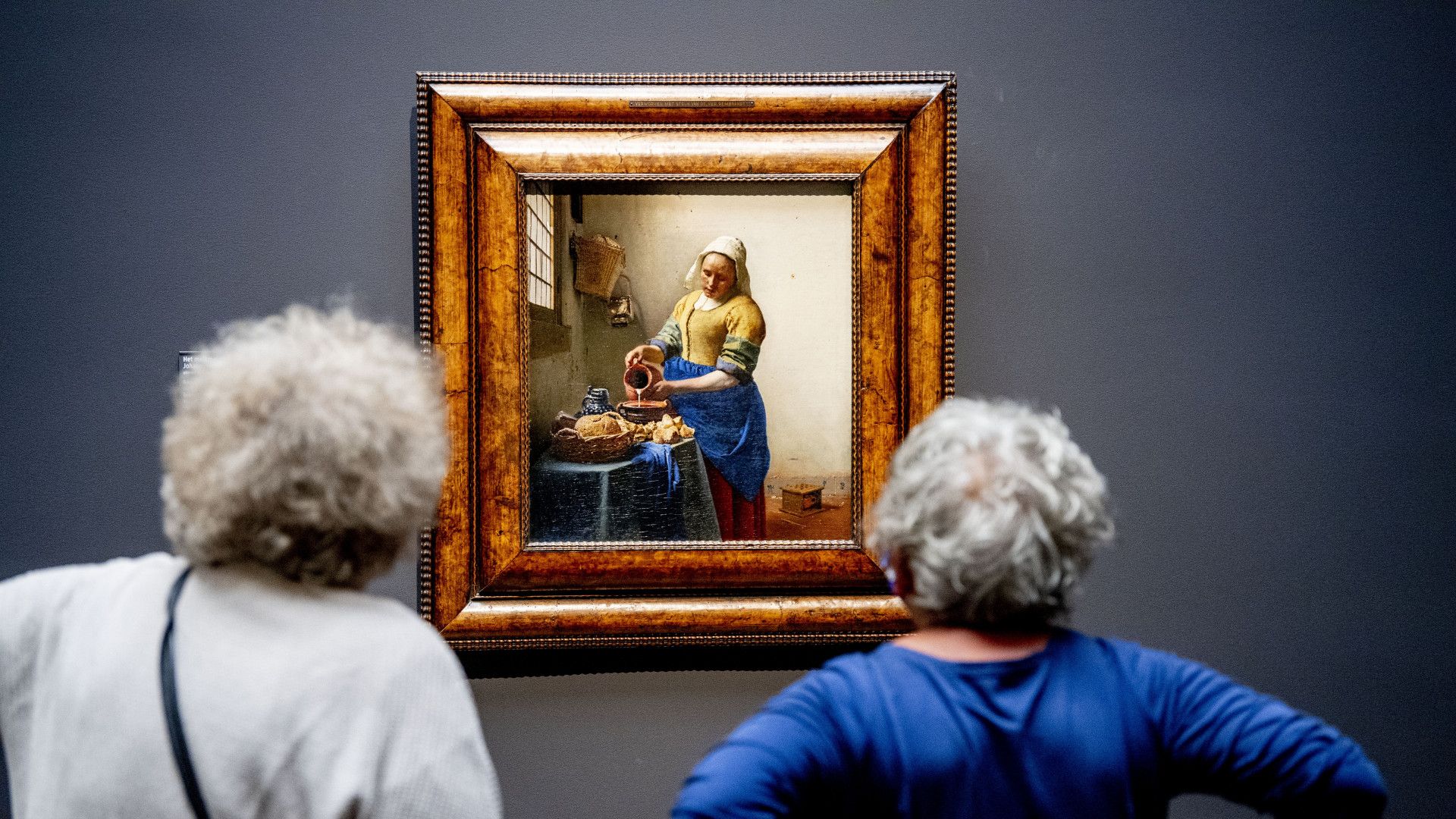 Bijzondere ontdekking over Het Melkmeisje: Vermeer schilderde kunstwerk