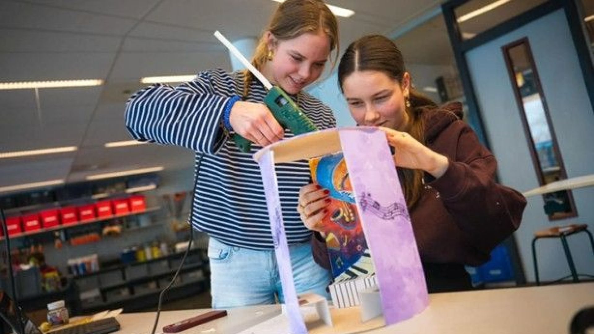 Jong talent ontwerpt kunst en zitelementen voor Lichtenvoorde.