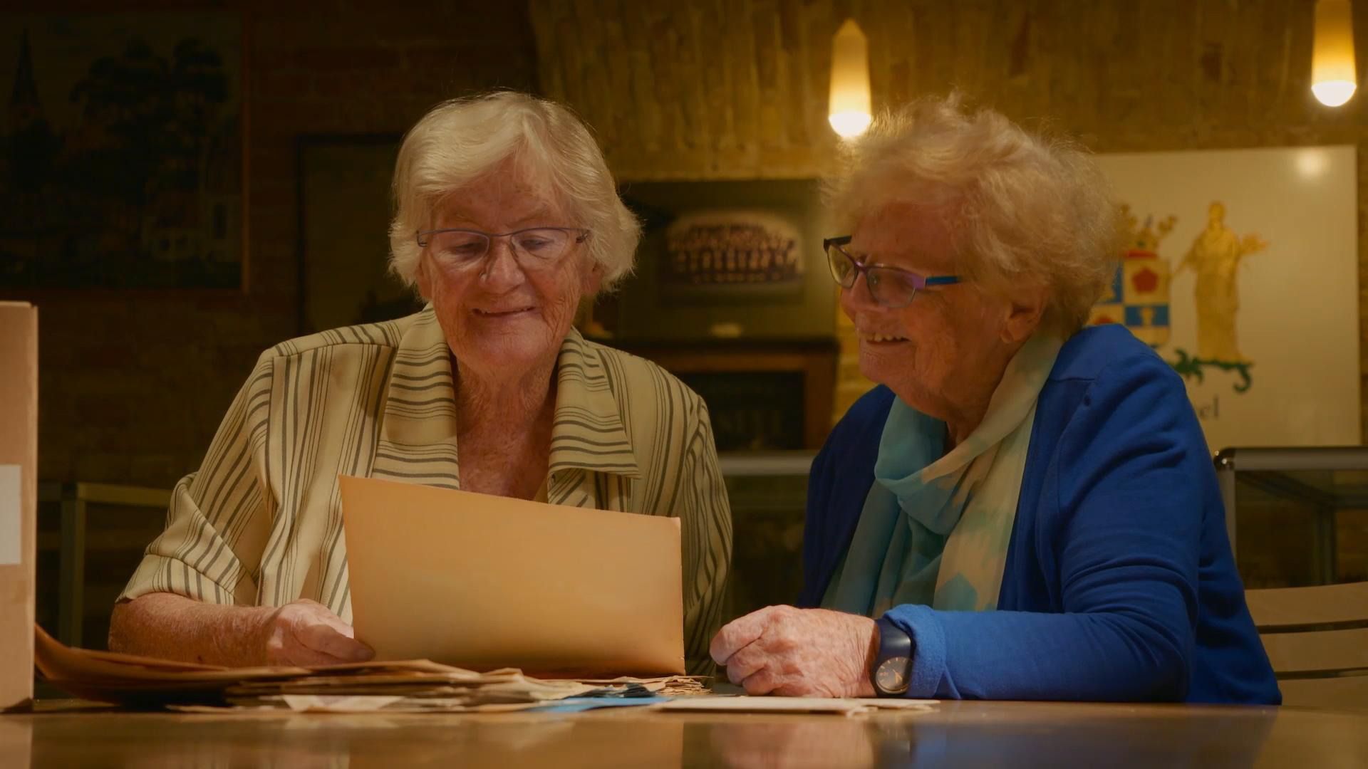 Betty en Gré van der Valk no