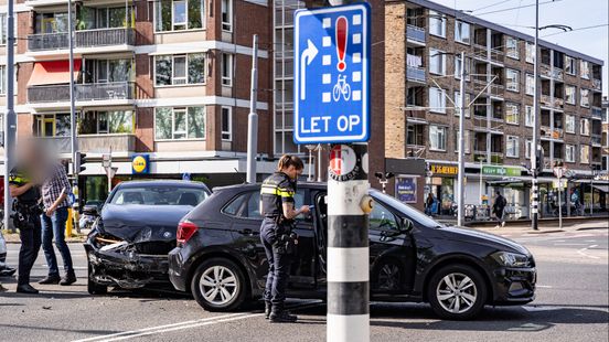 Bestuurder aangehouden na botsing met andere auto Home