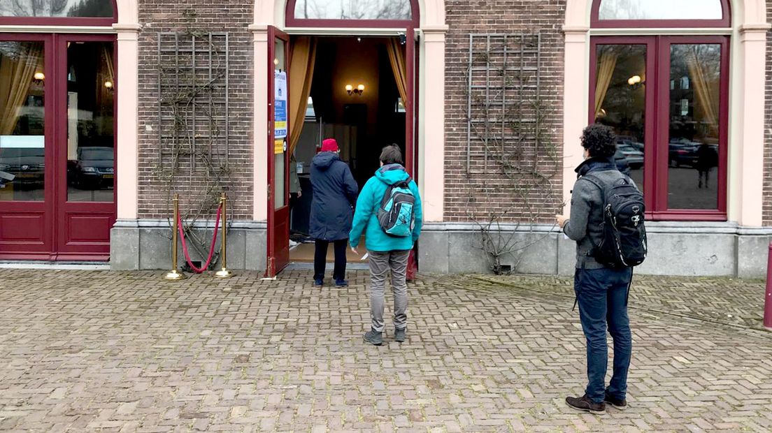 Een kleine rij bij het Spoorwegmuseum in Utrecht.