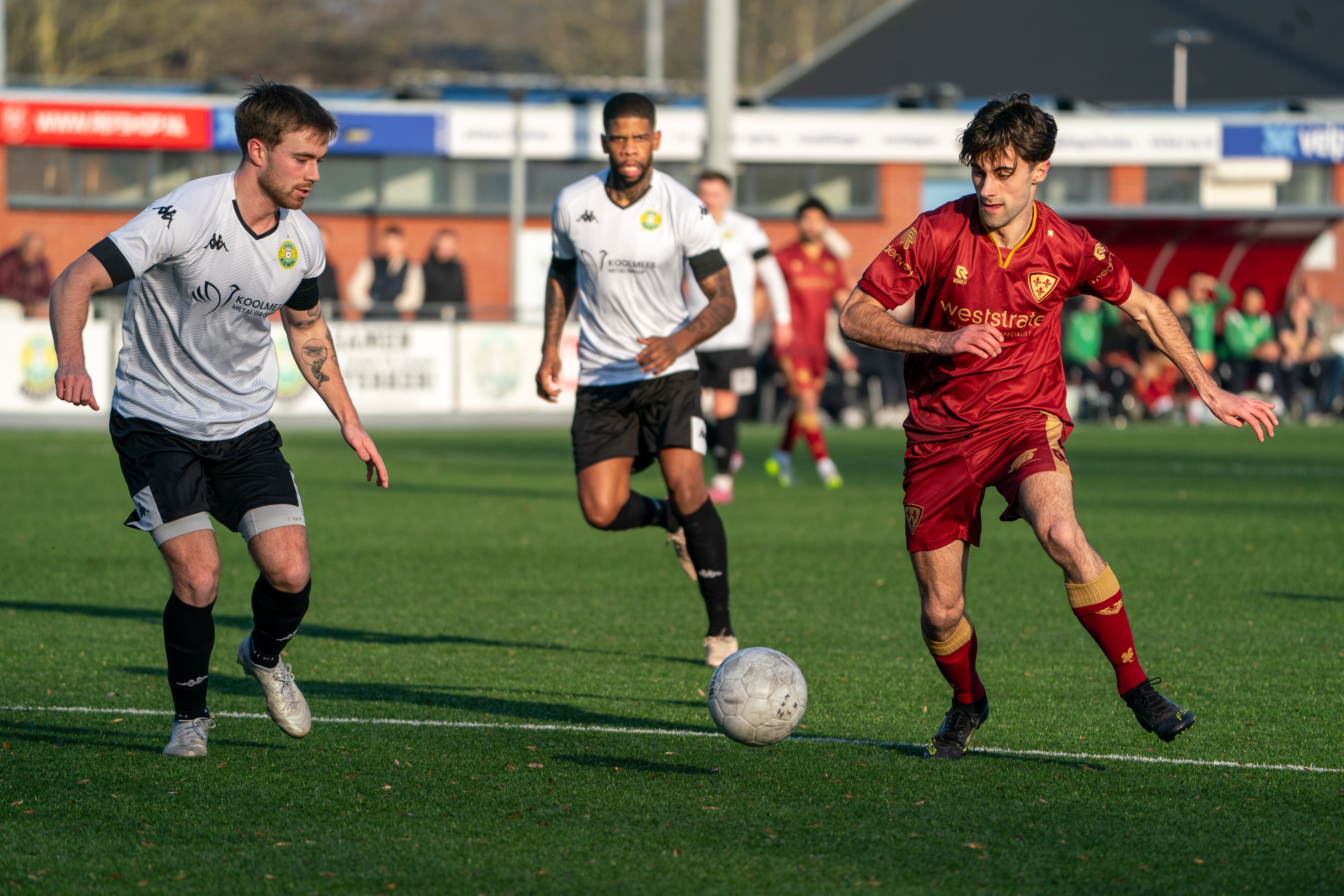 Kloetinge verstevigt koppositie na comeback in tweede helft