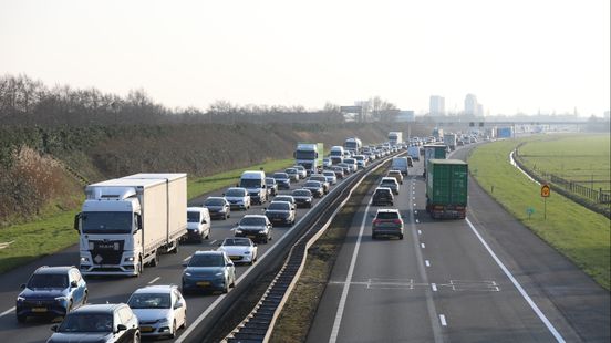 Botsing op A28, file bijna opgelost. Botsing op A28, file bijna opgelost.