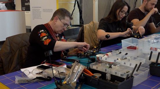 Oorlogsdrones bouwen in een museum: ‘Het is een beetje Lego voor gevorderden’