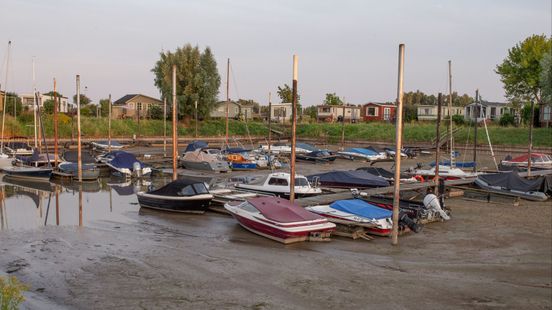 Boten komen havens niet uit door laagwater: 'Het is een drama'