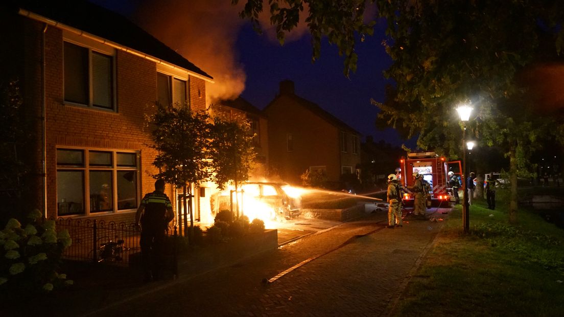 De auto in Bunschoten stond vlakbij een woning