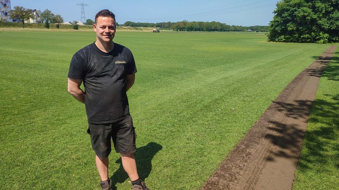 Graszodenkweker Stef Berendsen uit Markelo heeft adviezen voor wanhopige tuinliefhebbers