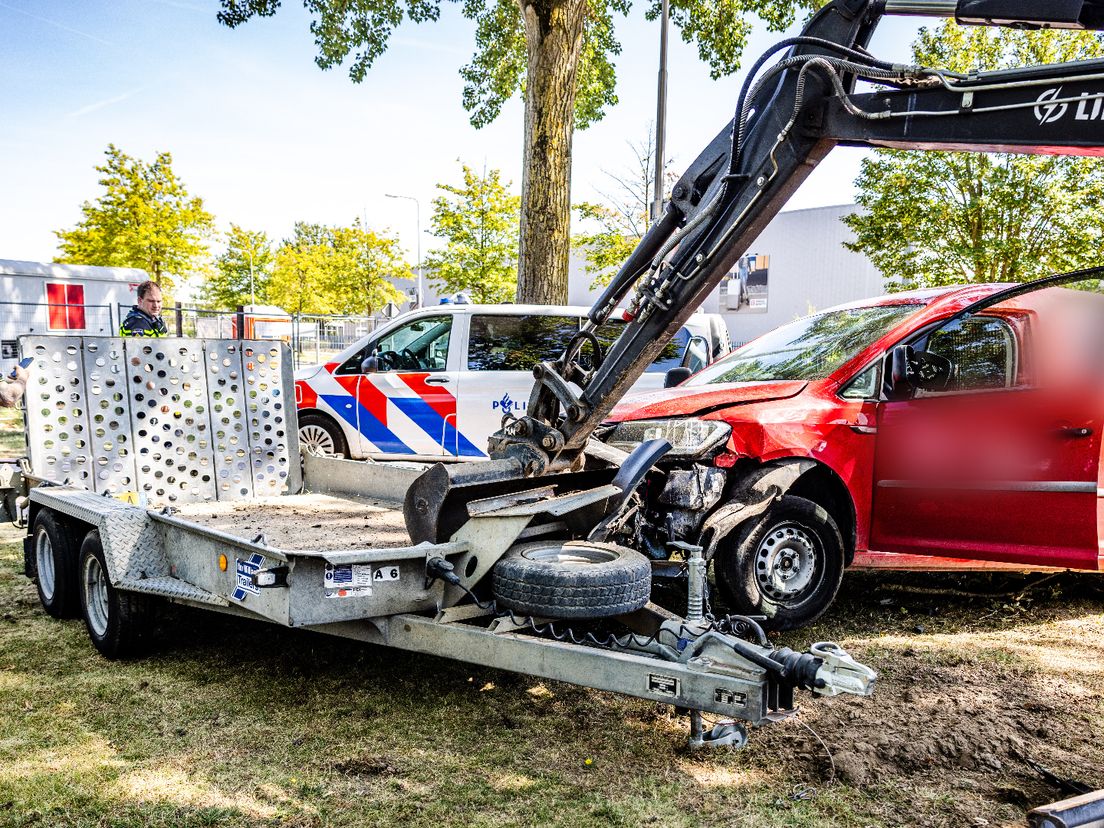 Bestelbus en hulpdiensten op locatie