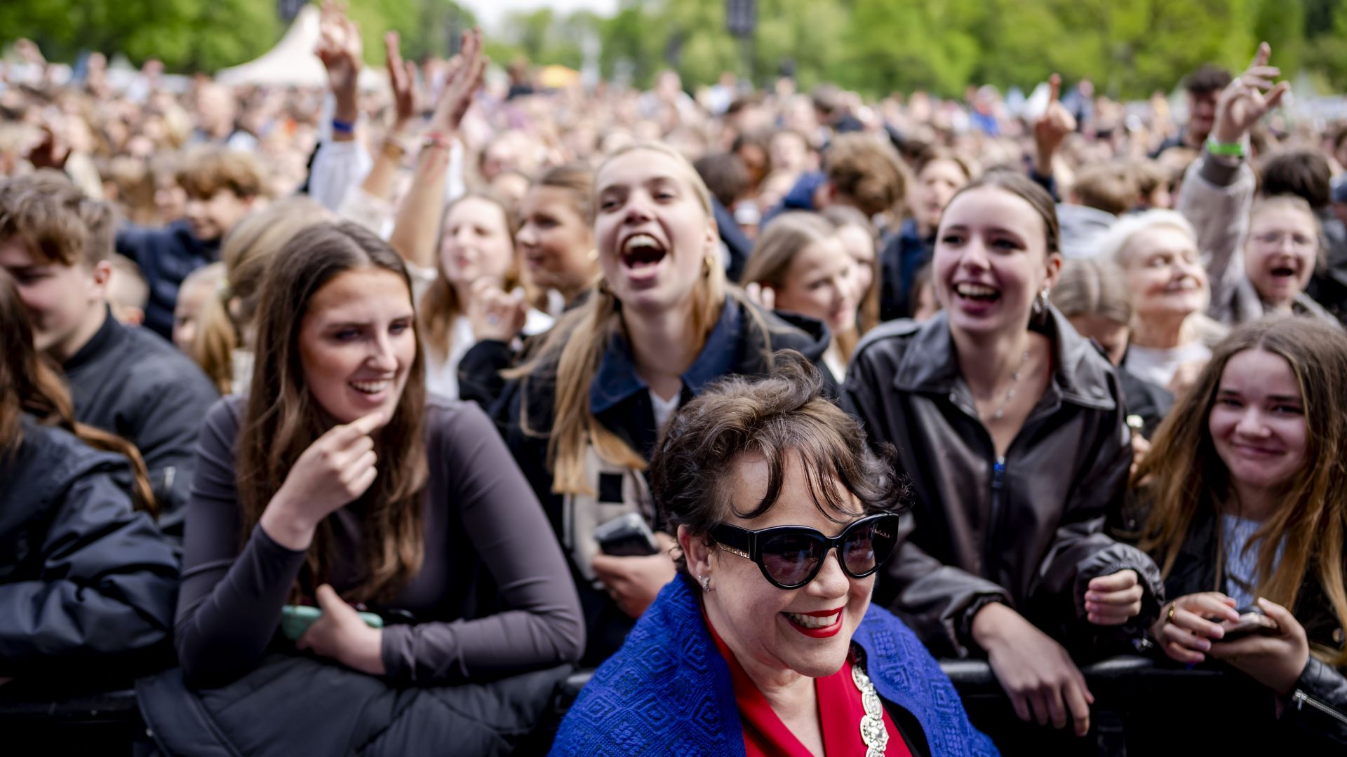 Ondanks 2 late afzeggingen 48.000 bezoekers voor Bevrijdingsfestival Utrecht