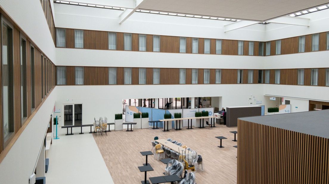 Het atrium van het nieuwe ziekenhuis in Hardenberg