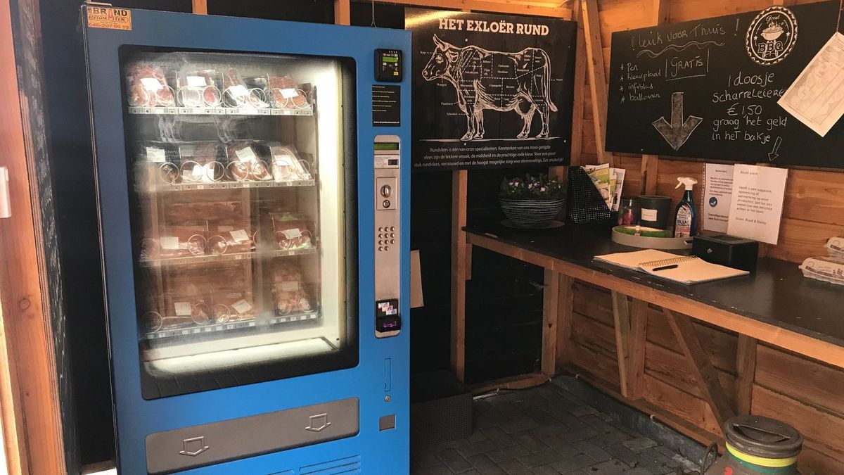 Boodschappen uit automaten in Drenthe: melk, vlees en eieren 'uit de muur'