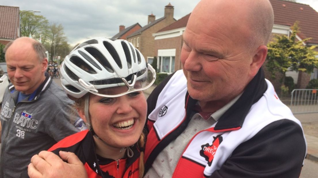 Liena de Jong met ploegleider Albert Bosscha (Rechten: RTV Drenthe/Karin Mulder)